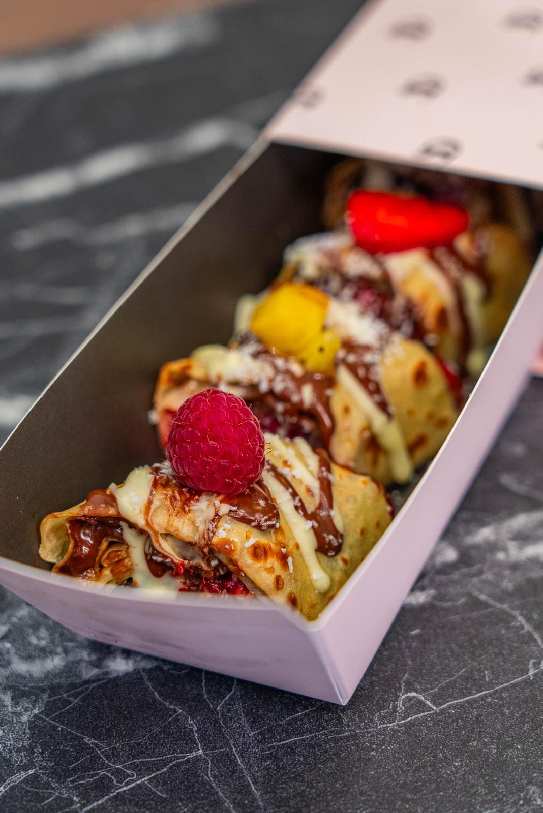 Roll Fruits · Chocolat blanc — Rolls Dubai Sweet